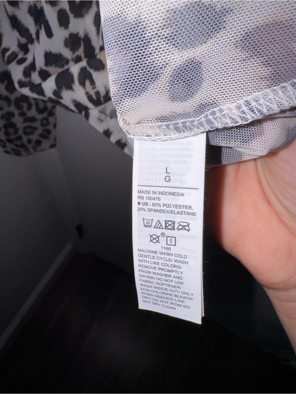 Old Navy Leopard Print Long Sleeve Rash Guard - Picture 3 of 3
